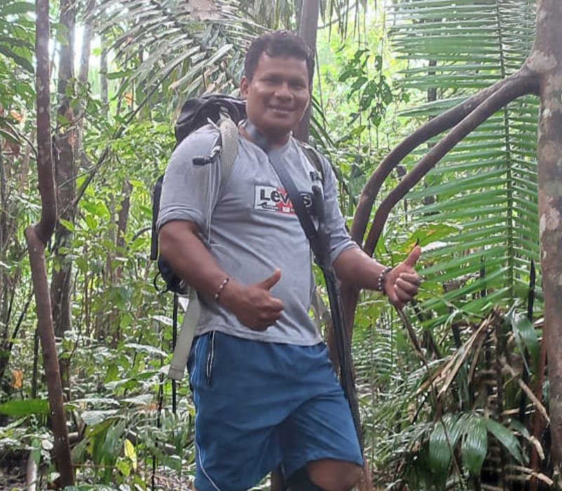 guide carlos payoguaje amazon cuyabeno forest jungle ecuador tucan lodge