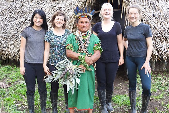 comunidad indigena cuyabeno ecuador lodge